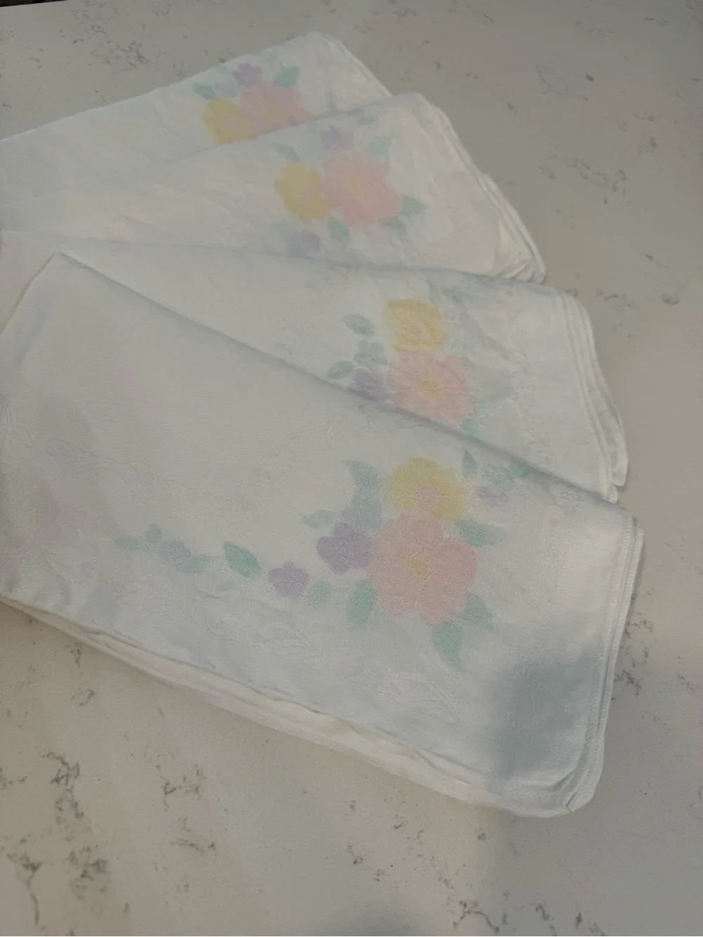 Vintage  set off 4 ~ Irish Linen White   Damask   Napkins
